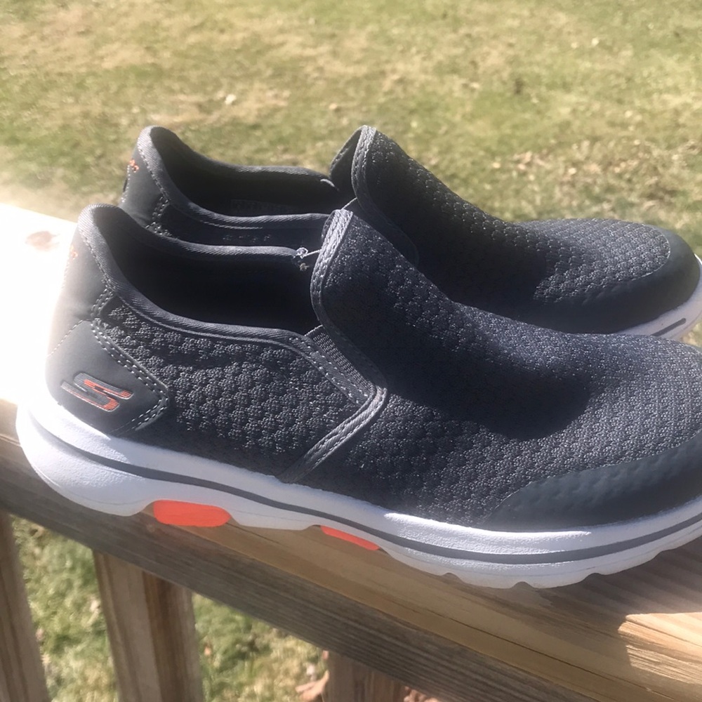 Sketchers size 4 used like new